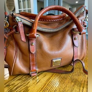 GUC - Dooney and Bourke - Pebble Grain Satchel - Carmel color